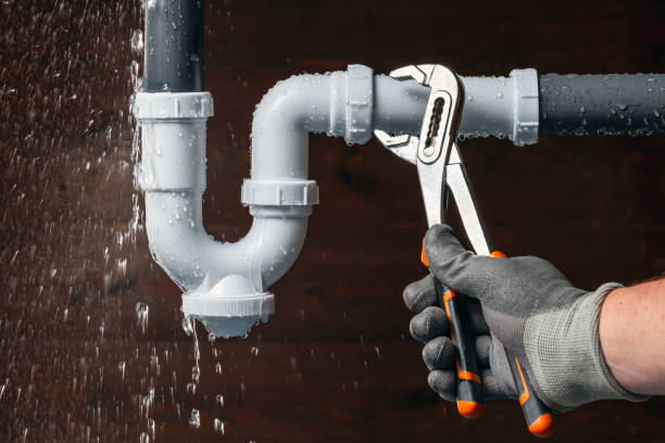 Professional Leak Detection technician working in Camden, MS